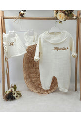 Fırfır Yakalı Müslin 4'lü Hastane Çıkış Mevlüt Seti %100 Pamuk (KİŞİYE ÖZGÜ ISİMLİ NAKIŞ DESENLİ)