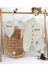 Düğmeli Müslin 4'lü Hastane Çıkış Mevlüt Seti %100 Pamuk Organik (Kişiye Özgü İsimli Nakış Desenli)