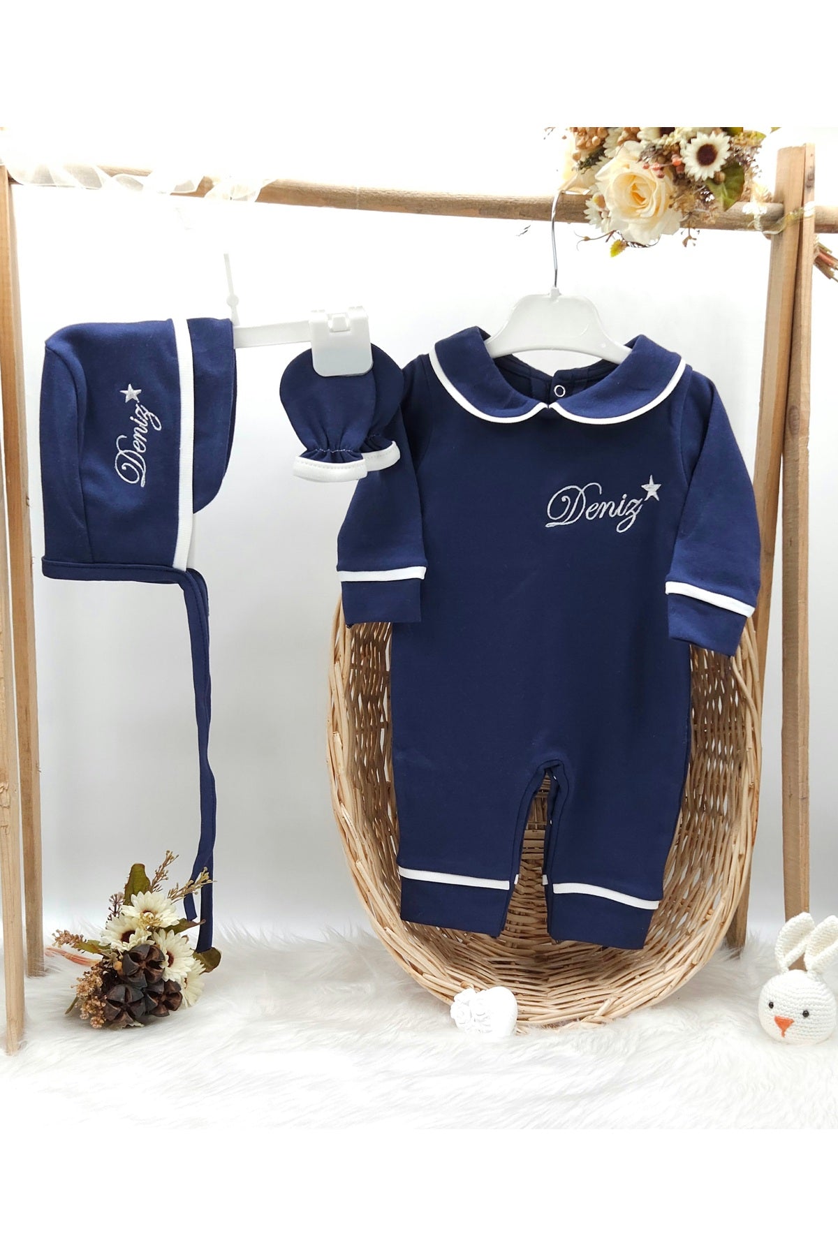 Biyeli 3'lü %100 Pamuklu Hastane Çıkış Tulum Seti (KİŞİYE ÖZGÜ İSİMLİ NAKIŞ DESENLİ)