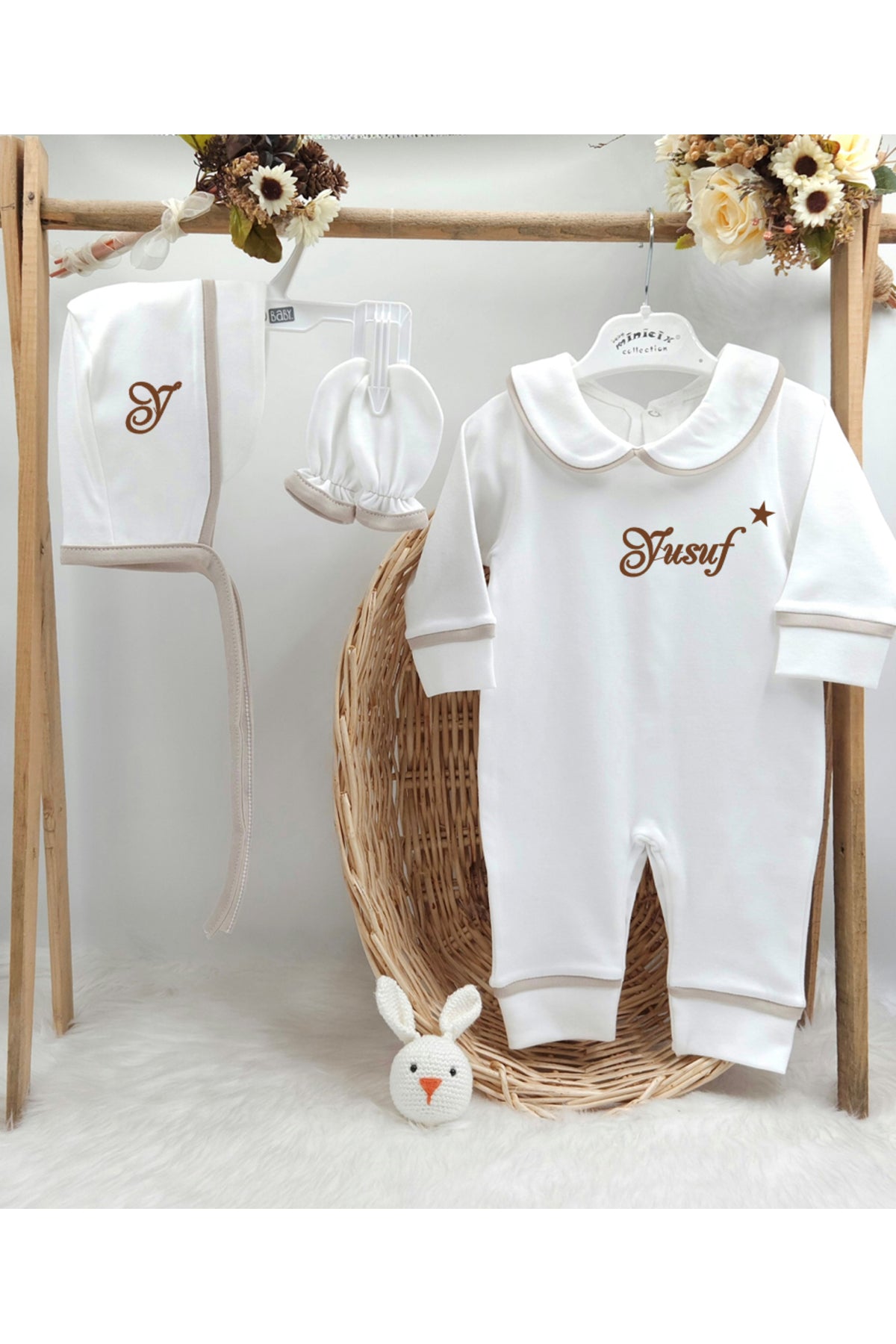 Biyeli 3'lü %100 Pamuklu Hastane Çıkış Tulum Seti (KİŞİYE ÖZGÜ İSİMLİ NAKIŞ DESENLİ)